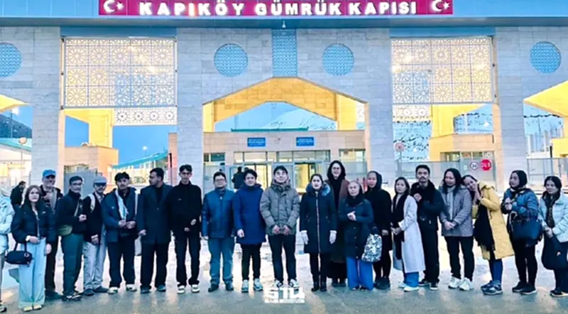 คนไทยชุดแรกหนีสงครามอิหร่านถึงตุรกีแล้ว 62 คน เตรียมบินกลับไทย 8–9 มี.ค. คนไทยชุดแรกหนีสงครามอิหร่านถึงตุรกีแล้ว 62 คน เตรียมบินกลับไทย 8–9 มี.ค.