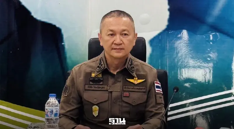 รองผบ.ตร.ลุยชายแดนใต้ คุมเข้มลักลอบน้ำมัน สกัด“กองทัพมด”ข้ามแดน รองผบ.ตร.ลุยชายแดนใต้ คุมเข้มลักลอบน้ำมัน สกัด“กองทัพมด”ข้ามแดน