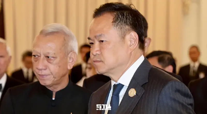 ‘อนุทิน’ ลั่นสงกรานต์น้ำมันไม่ขาด สั่งตำรวจ-DSI ทลายแก๊งเก็งกำไร ‘อนุทิน’ ลั่นสงกรานต์น้ำมันไม่ขาด สั่งตำรวจ-DSI ทลายแก๊งเก็งกำไร