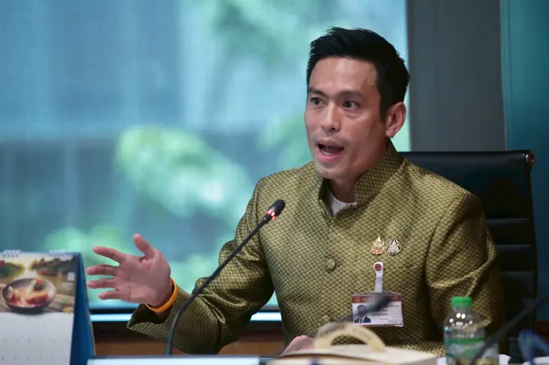 “กรวีร์” เปิดใจเคล็ดลับ DNA ผู้แทนฯ ต้องไม่ทิ้งพื้นที่! หนุนสอดประสาน “รุ่นใหม่-รุ่นเก่า” ขับเคลื่อนประเทศ ชู “คนละครึ่งพลัส” ทางรอดเศรษฐกิจรากหญ้า “กรวีร์” เปิดใจเคล็ดลับ DNA ผู้แทนฯ ต้องไม่ทิ้งพื้นที่! หนุนสอดประสาน “รุ่นใหม่-รุ่นเก่า” ขับเคลื่อนประเทศ ชู “คนละครึ่งพลัส” ทางรอดเศรษฐกิจรากหญ้า