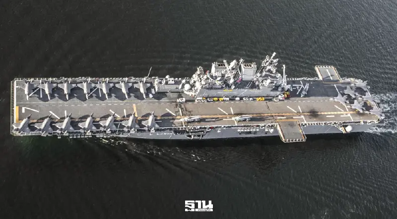 สหรัฐฯ ส่งเรือยักษ์ USS Tripoli ผ่านสิงคโปร์ มุ่งหน้าตะวันออกกลาง