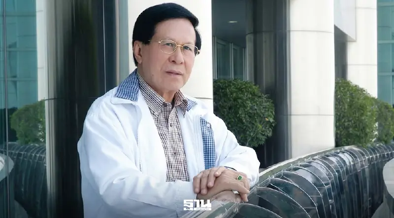 ส่องวิธีคิด 'ดร.อดิศัย' ผ่านโพสต์จากหัวใจของ 'พิชญ์ โพธารามิก' ในวันที่คุณพ่อจากไปอย่างสงบ