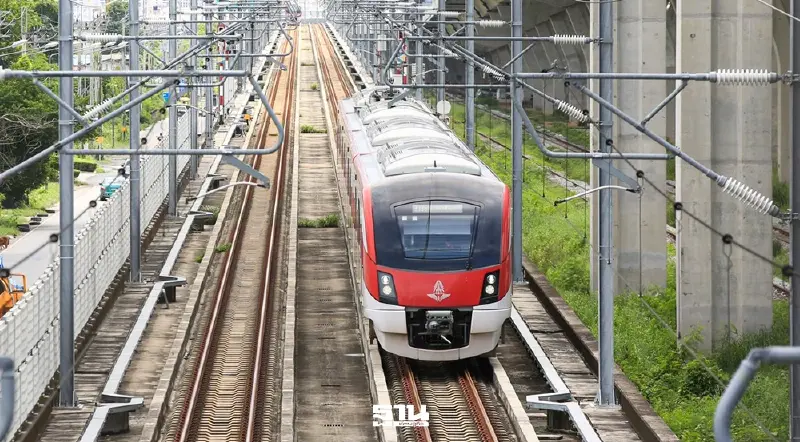 กรมขนส่งทางราง ถกญี่ปุ่น ยกเครื่องรื้อระบบซ่อมบำรุง ‘รถไฟสายสีแดง’ กรมขนส่งทางราง ถกญี่ปุ่น ยกเครื่องรื้อระบบซ่อมบำรุง ‘รถไฟสายสีแดง’