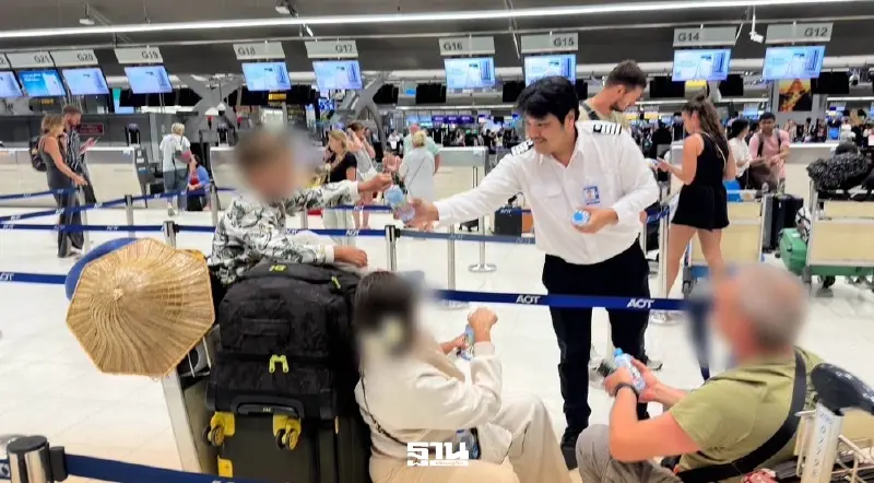 สนามบินสุวรรณภูมิ เผย 9 สายการบิน รวม 32 เที่ยวบิน กระทบปิดน่านฟ้า เร่งช่วยผู้โดยสาร