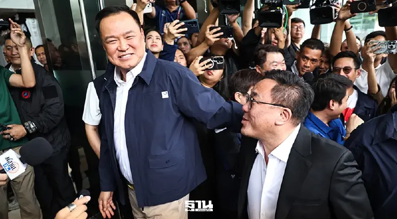 ภูมิใจไทย-เพื่อไทย ชื่นมื่น 'อนุทิน' เปิดพรรคต้อนรับ 'จุลพันธ์' ส่งโผ รมต.-รองปธ.สภาฯ