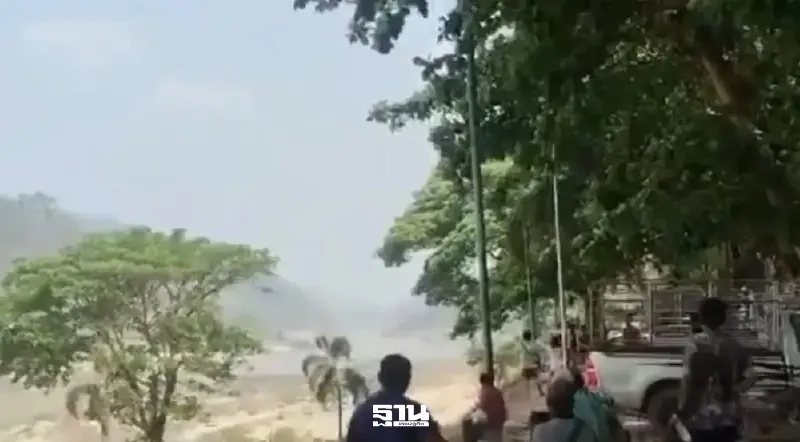 ทหารเร่งอพยพประชาชน หลังเครื่องบินรบเมียนมา โจมตีกะเหรี่ยง ระเบิดตกใส่ไทย