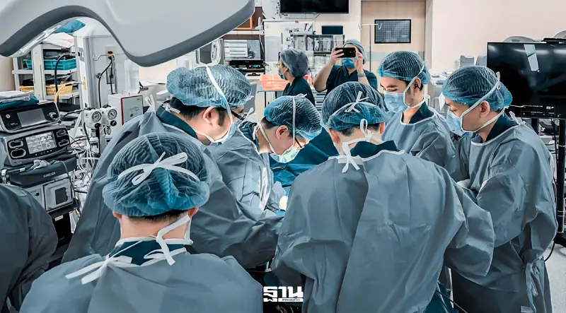 ครั้งแรกในไทย รพ.ราชวิถี ใช้ 'หุ่นยนต์' ผ่าตัดปลูกถ่ายไตจากผู้บริจาคสมองตายสำเร็จ