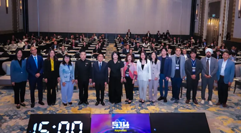 BDI ผนึกอีวาย เร่งปั้น AI สัญชาติไทย วางฐานอธิปไตยดิจิทัล BDI ผนึกอีวาย เร่งปั้น AI สัญชาติไทย วางฐานอธิปไตยดิจิทัล
