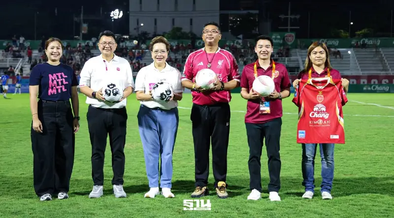 เมืองไทยประกันชีวิต ผนึก มูลนิธิเมืองไทยยิ้ม เปิดสนามบอล เติมฝันให้น้อง