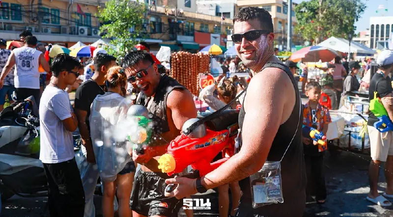 ททท.ปลื้มสงกรานต์ 2559 หนุนต่างชาติเที่ยวไทยทะลุ 10 ล้านคน นักท่องเที่ยวจีนท็อปฟอร์ม