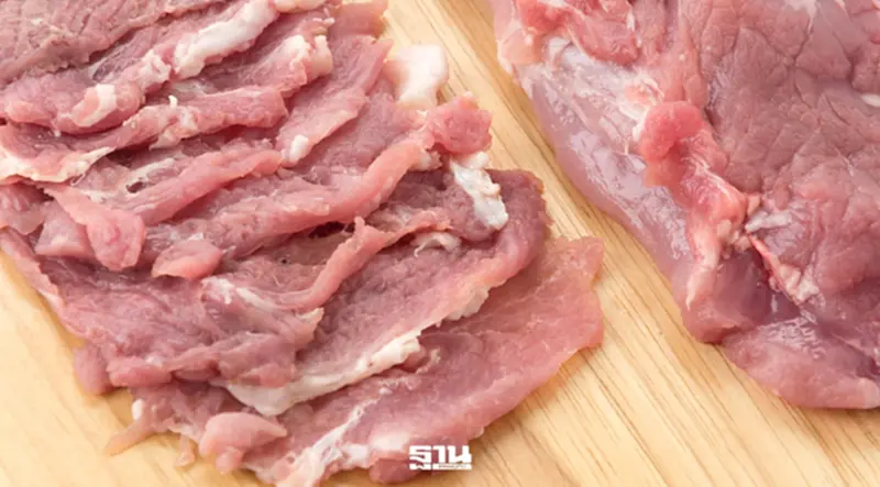 กรมควบคุมโรค เตือนกิน 'หมูดิบ' เสี่ยงไข้หูดับ พบป่วยแล้ว 241 ราย กรมควบคุมโรค เตือนกิน 'หมูดิบ' เสี่ยงไข้หูดับ พบป่วยแล้ว 241 ราย