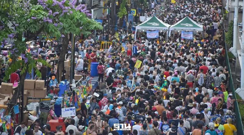 เปิดสถิติ สงกรานต์กทม. 10 - 13 เม.ย. ทะลัก 1,382,418 คน 'สีลม' แชมป์คนเล่นน้ำหนาแน่น ย้ำคืนนี้ปิดจบ2ทุ่ม