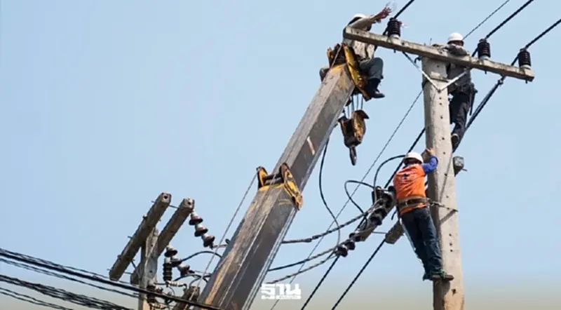 PEA เร่งกู้ไฟศีขรภูมิหลังโดนพายุฤดูร้อนถล่ม จ่ายไฟคืนแล้ว 90% คาดครบวันนี้ PEA เร่งกู้ไฟศีขรภูมิหลังโดนพายุฤดูร้อนถล่ม จ่ายไฟคืนแล้ว 90% คาดครบวันนี้