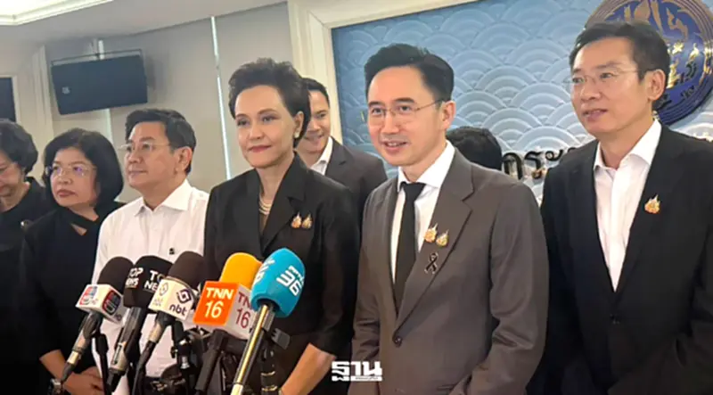 'ยศชนัน' ยกทีมถก 'ศุภจี' ดันความร่วมมือ พาณิชย์-อว. ดึงนวัตกรรม เพิ่มมูลค่าสินค้า 'ยศชนัน' ยกทีมถก 'ศุภจี' ดันความร่วมมือ พาณิชย์-อว. ดึงนวัตกรรม เพิ่มมูลค่าสินค้า