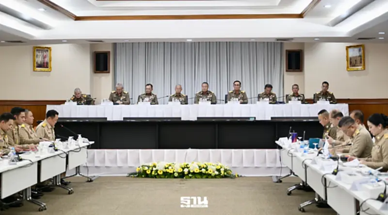 เปิดภาพ 'องคมนตรี' ร่วมประชุม กองบัญชาการ ปภ. เตรียมแผนรับมือภัยแล้ง-เอลนีโญ เปิดภาพ 'องคมนตรี' ร่วมประชุม กองบัญชาการ ปภ. เตรียมแผนรับมือภัยแล้ง-เอลนีโญ