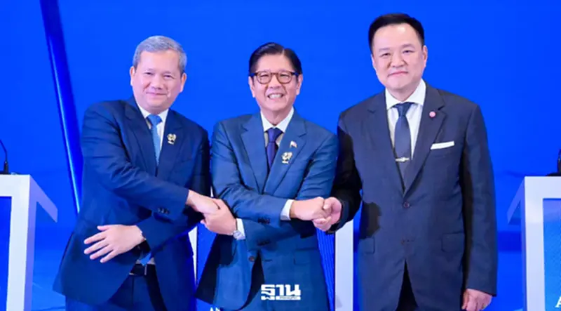 'อนุทิน' ถก 'ฮุนมาแนต' ตั้งทีมคุยนับหนึ่งสร้างสันติภาพ ไทย-กัมพูชา 'อนุทิน' ถก 'ฮุนมาแนต' ตั้งทีมคุยนับหนึ่งสร้างสันติภาพ ไทย-กัมพูชา
