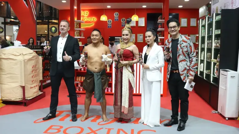 เปิดตัว "แสนชัย มวยไทยยิม" พรีเซนเตอร์ KNOCKOUT เครื่องดื่มไทยบุกตลาดโลก เปิดตัว "แสนชัย มวยไทยยิม" พรีเซนเตอร์ KNOCKOUT เครื่องดื่มไทยบุกตลาดโลก