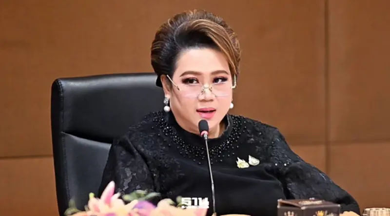 “ศุภมาส” สั่งลุยเอาผิด “ช่างหนึ่งสร้างบ้าน” หลังเหยื่อพุ่ง 60 ราย สูญกว่า 45 ล้าน “ศุภมาส” สั่งลุยเอาผิด “ช่างหนึ่งสร้างบ้าน” หลังเหยื่อพุ่ง 60 ราย สูญกว่า 45 ล้าน