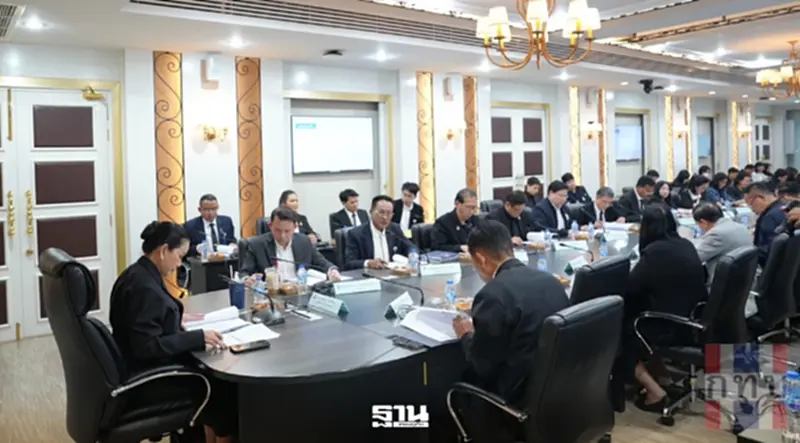 "สุขสมรวย” นำบอร์ด กทบ. อนุมัติงบช่วยชาวบ้าน 570 กองทุนทั่ว 16 จังหวัด ลดดอกเบี้ยคนละครึ่ง "สุขสมรวย” นำบอร์ด กทบ. อนุมัติงบช่วยชาวบ้าน 570 กองทุนทั่ว 16 จังหวัด ลดดอกเบี้ยคนละครึ่ง