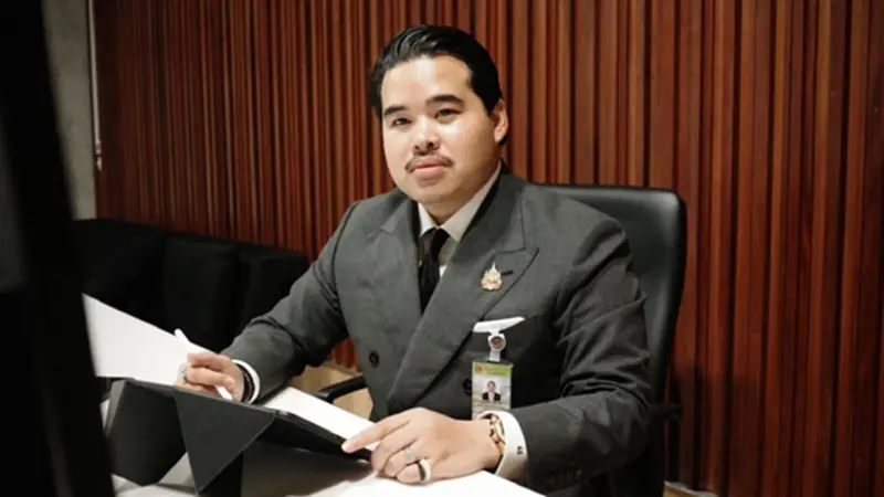 "พีรวัส สมวงศ์" รองโฆษกพรรคกล้าธรรม จี้รัฐบาลเปิดชื่อ "ไอ้โม่งอุตสาหกรรม" ปมแทรกแซงบังคับคดีเหมืองแร่ 5.9 พันล้านบาท "พีรวัส สมวงศ์" รองโฆษกพรรคกล้าธรรม จี้รัฐบาลเปิดชื่อ "ไอ้โม่งอุตสาหกรรม" ปมแทรกแซงบังคับคดีเหมืองแร่ 5.9 พันล้านบาท