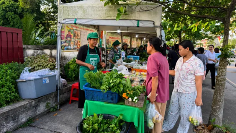 ตลาดผักปลอดสารพิษตำบลนาท่อม อาหารปลอดภัยใกล้บ้าน ราคาเป็นธรรม สร้างรายได้กระจายสู่ชุมชน ตลาดผักปลอดสารพิษตำบลนาท่อม อาหารปลอดภัยใกล้บ้าน ราคาเป็นธรรม สร้างรายได้กระจายสู่ชุมชน