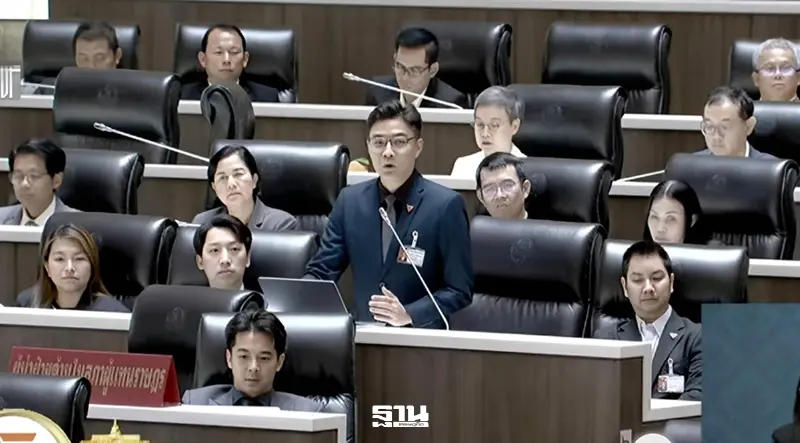 'ธัญธร'  ชำแหละงบบัตรทองปี 70 หั่นงบชดเชย 1.28 หมื่นล้าน บีบรพ.เสี่ยงขาดสภาพคล่อง