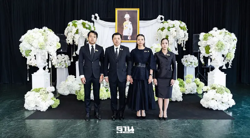 ศุภชัย นำครอบครัวถวายความอาลัย ‘เจ้าฟ้าพัชรกิติยาภาฯ’ น้อมรำลึกพระกรุณาธิคุณ
