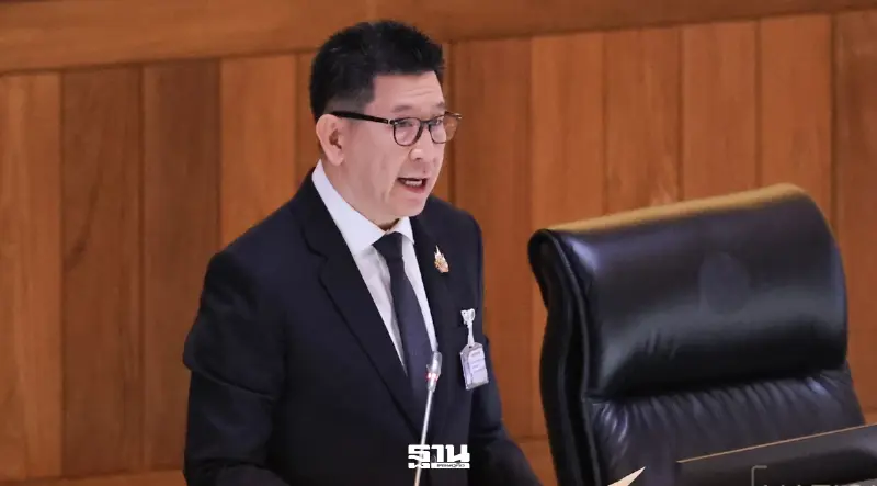 นายเอกนิติ นิติทัณฑ์ประภาศ รองนายกรัฐมนตรีและรัฐมนตรีว่าการกระทรวงการคลัง