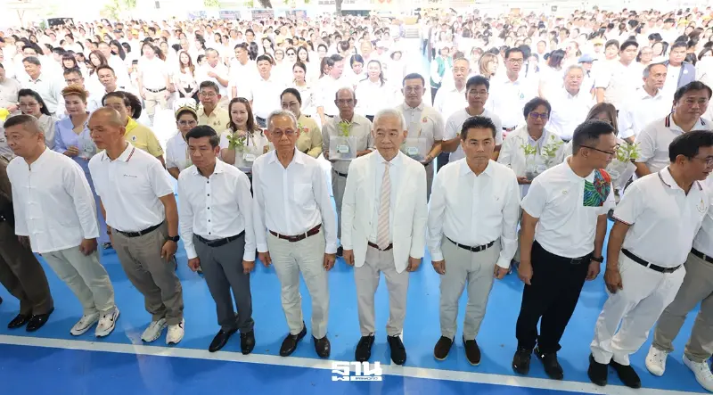“สุวัจน์”นำชาวโคราชปลูกต้นไม้ 4,000 ต้น เฉลิมพระเกียรติในหลวง