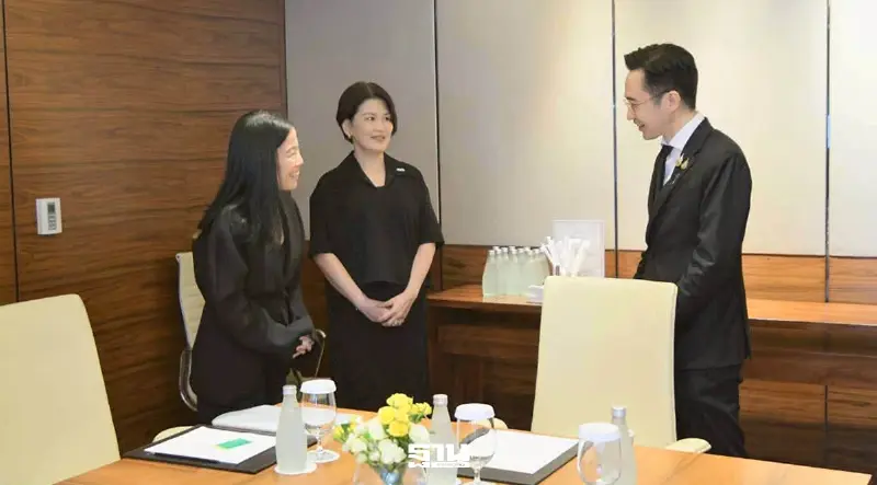 “ยศชนัน” หารือ Grab เร่งนำ AI เข้าสู่เศรษฐกิจไทย ผ่าน NIA-Grab Academy เชื่อมสตาร์ทอัพกว่า 2,000 ราย “ยศชนัน” หารือ Grab เร่งนำ AI เข้าสู่เศรษฐกิจไทย ผ่าน NIA-Grab Academy เชื่อมสตาร์ทอัพกว่า 2,000 ราย