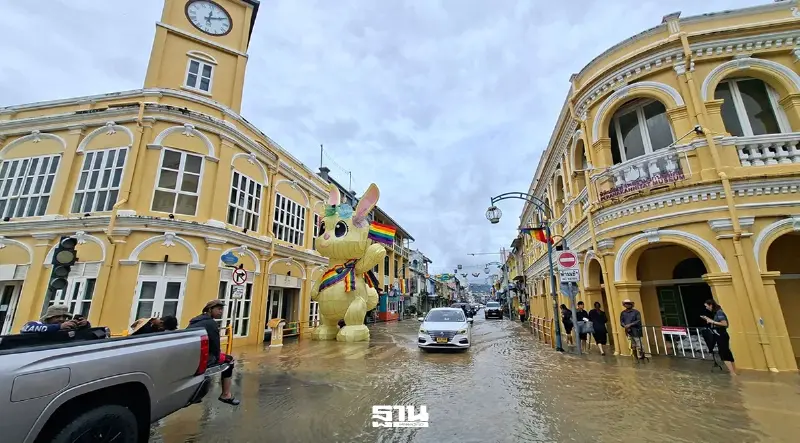 ภูเก็ตอ่วม น้ำท่วมย่านเมืองเก่า ผู้ว่าฯคาด 5 โมงเย็นสถานการณ์คลี่คลาย