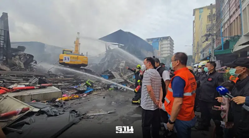 “อนุทิน” รุดตรวจไฟไหม้คลองถมเซ็นเตอร์ สั่งคุมพื้นที่ป้องกันขโมย เร่งช่วยผู้ค้า “อนุทิน” รุดตรวจไฟไหม้คลองถมเซ็นเตอร์ สั่งคุมพื้นที่ป้องกันขโมย เร่งช่วยผู้ค้า