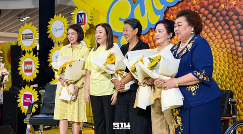 ‘2 เจ๊ 1 มาดาม’ เปิดสูตรสร้างตัว หมูทอด-ค้าปลีก-ยุทโธปกรณ์ ‘2 เจ๊ 1 มาดาม’ เปิดสูตรสร้างตัว หมูทอด-ค้าปลีก-ยุทโธปกรณ์