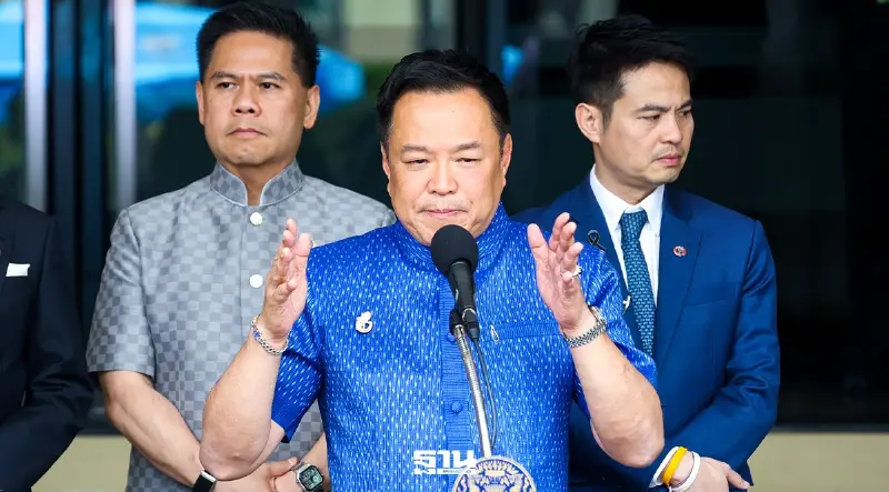 "นายกฯ" รับลงนามทูลเกล้าฯ ให้ "ศ.คลินิก นพ.สรณ" พ้นประธาน กสทช. แล้ว