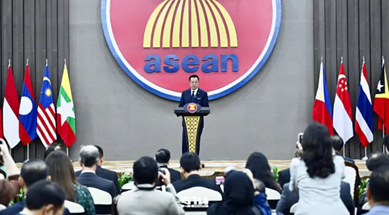 นายอนุทิน ชาญวีรกูล นายกรัฐมนตรีและรัฐมนตรีว่าการกระทรวงมหาดไทย กล่าวถ้อยแถลงแสดงวิสัยทัศน์ของไทยต่ออนาคตอาเซียน นายอนุทิน ชาญวีรกูล นายกรัฐมนตรีและรัฐมนตรีว่าการกระทรวงมหาดไทย กล่าวถ้อยแถลงแสดงวิสัยทัศน์ของไทยต่ออนาคตอาเซียน
