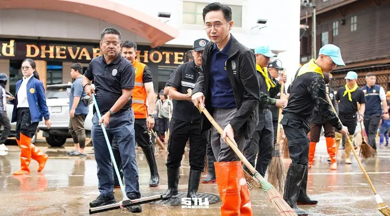 “ยศชนัน”นำทีมจิตอาสาลุยฟื้นเมืองน่านหลังน้ำลด เร่งเยียวยา-ชดเชย