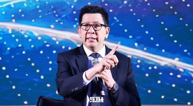 ‘เอกนิติ’ เร่งเปลี่ยนผ่านพลังงาน โละ ‘รถตู้-แท็กซี่ -รถเมล์’ แลกอีวี