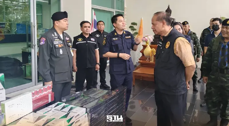 เปิดภาพ "ศุลกากรประจวบฯ" ยึดบุหรี่เถื่อน-บุหรี่ไฟฟ้า-แบรนด์เนม คารถไฟสายใต้