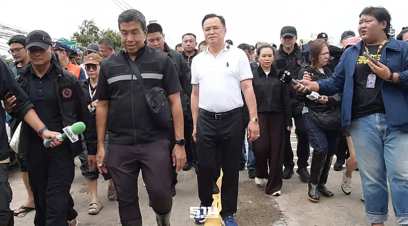 "อนุทิน" ลงศูนย์พักพิงบางเขน รับฟังปัญหาน้ำท่วม ย้ำดูแลกลุ่มเปราะบาง "อนุทิน" ลงศูนย์พักพิงบางเขน รับฟังปัญหาน้ำท่วม ย้ำดูแลกลุ่มเปราะบาง