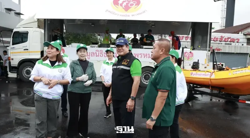 “ธรรมนัส”เปิดโรงครัวอาหาร-รวบรวมสิ่งของจำเป็นแจกประชาชนพื้นที่น้ำท่วม