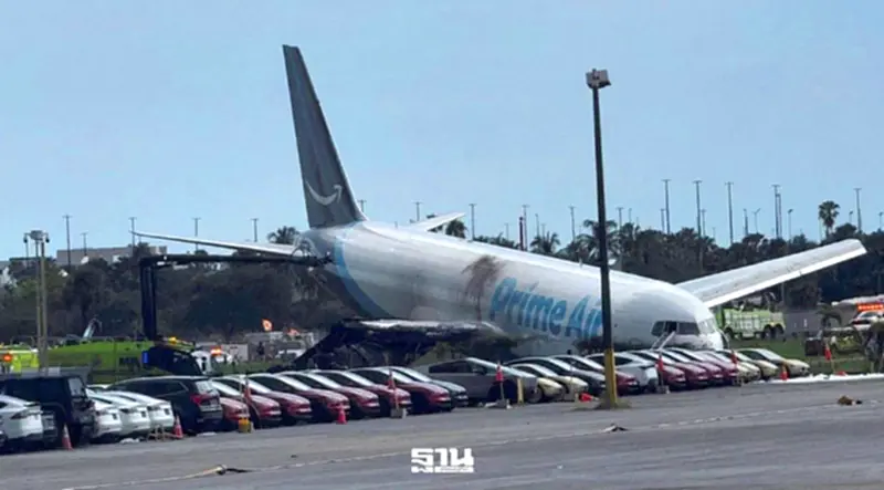 เปิดภาพ "เครื่องบิน Amazon Prime Air" ไถลรันเวย์สนามบินไมอามี ดับ 5 ราย เปิดภาพ "เครื่องบิน Amazon Prime Air" ไถลรันเวย์สนามบินไมอามี ดับ 5 ราย