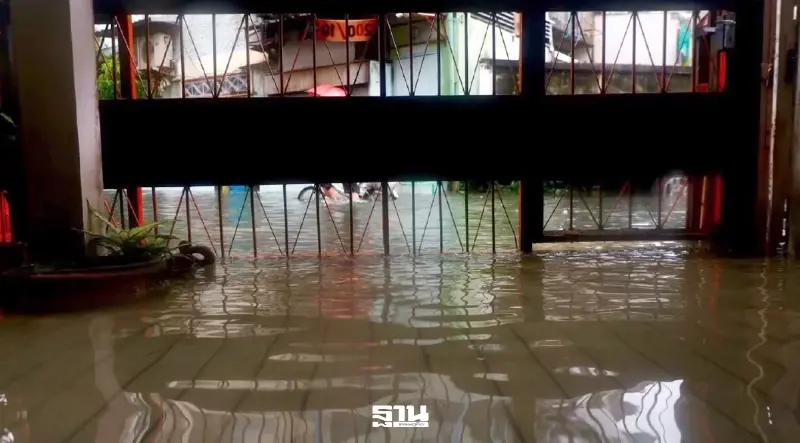 ปทุมธานีประกาศเขตภัยพิบัติเพิ่ม น้ำคลองรังสิตเอ่อล้น ขยายวงกระทบธัญบุรี