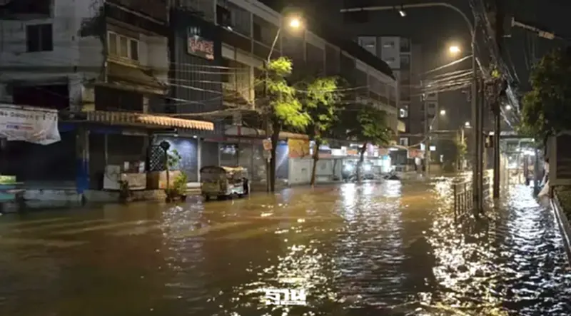 ผู้ว่าฯนนทบุรี ประกาศ "อำเภอเมือง-ปากเกร็ด" 10 ตำบล เป็นเขตภัยพิบัติน้ำท่วม ผู้ว่าฯนนทบุรี ประกาศ "อำเภอเมือง-ปากเกร็ด" 10 ตำบล เป็นเขตภัยพิบัติน้ำท่วม