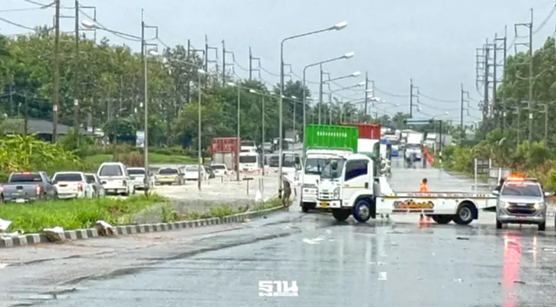 เช็กเส้นทาง กรมทางหลวงพบ 109 จุดน้ำท่วม รถผ่านไม่ได้ 8 แห่ง เช็กเส้นทาง กรมทางหลวงพบ 109 จุดน้ำท่วม รถผ่านไม่ได้ 8 แห่ง
