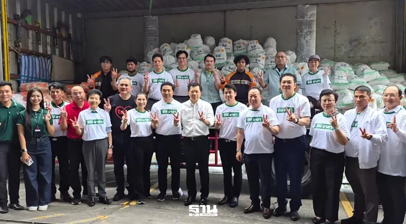 “ศุภชัย เจียรวนนท์” นำทีมซีพีอาสา แพ็กถุงกำลังใจ ส่งหน่วยเร็วช่วยน้ำท่วมกรุงเทพฯ