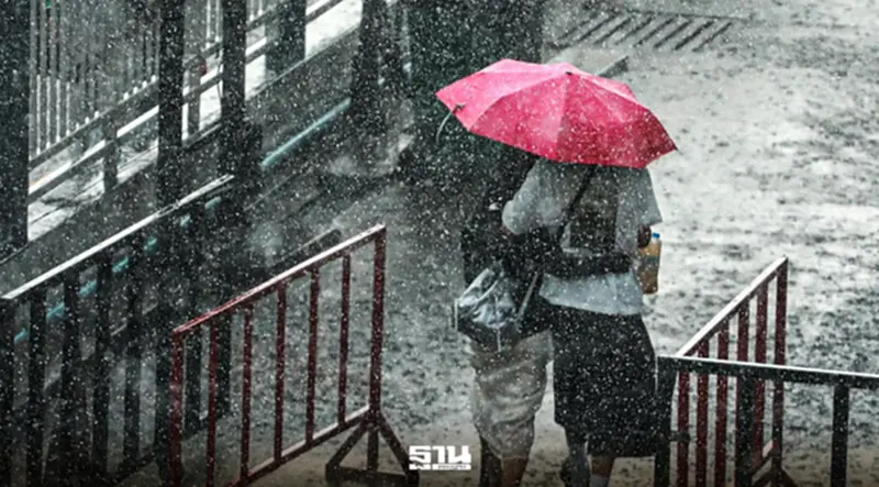 กรมอุตุฯ เตือนฝนหนักวันนี้ 19 ก.ย. กทม. 80% ภาคใต้คลื่นสูง 3 เมตร กรมอุตุฯ เตือนฝนหนักวันนี้ 19 ก.ย. กทม. 80% ภาคใต้คลื่นสูง 3 เมตร
