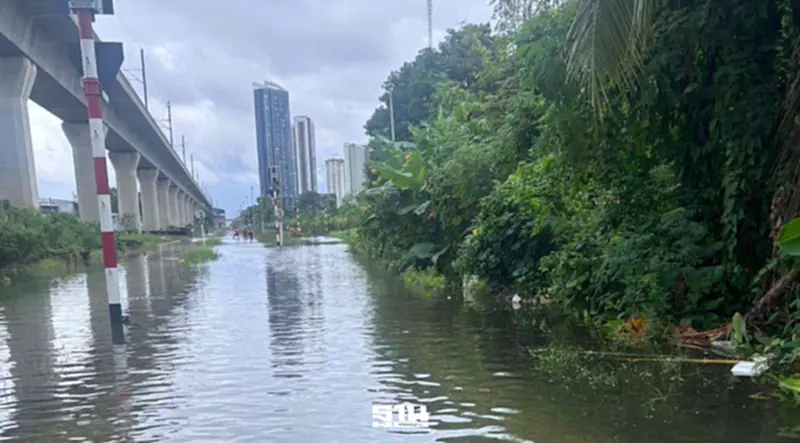 น้ำท่วม รถไฟฯงดเดินขบวนรถสายตะวันออกเพิ่ม 6 ขบวน คลองตัน–หัวหมาก –บ้านทับช้าง น้ำท่วม รถไฟฯงดเดินขบวนรถสายตะวันออกเพิ่ม 6 ขบวน คลองตัน–หัวหมาก –บ้านทับช้าง