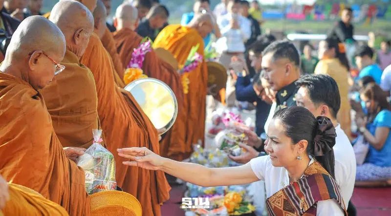 เปิดประวัติความสำคัญ "วันออกพรรษา" ประจำปี 2569 ตรงกับวันใด พร้อมเผยที่มาทำไมหลังออกพรรษาต้องตักบาตรเทโว