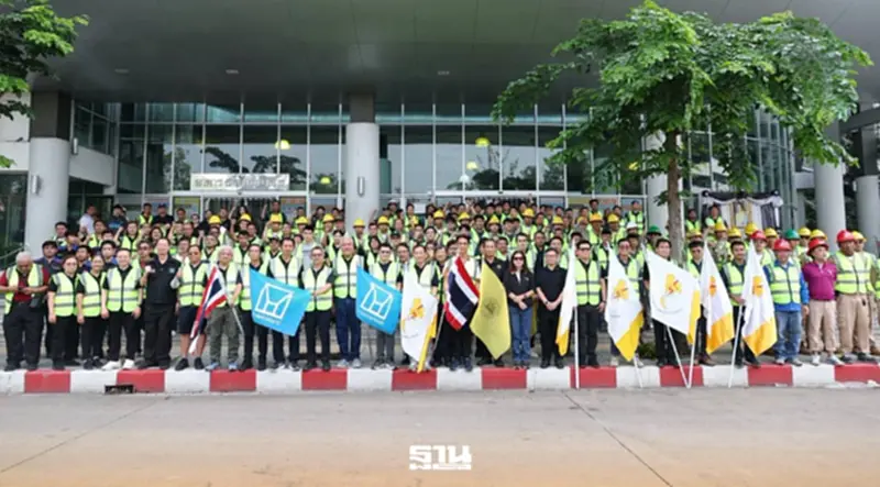 กคชผนึก.“รวมพลังช่างไทย” ลุยซ่อมบ้าน–เครื่องใช้ไฟฟ้า ช่วยชาวคลองจั่นหลังน้ำลด กคชผนึก.“รวมพลังช่างไทย” ลุยซ่อมบ้าน–เครื่องใช้ไฟฟ้า ช่วยชาวคลองจั่นหลังน้ำลด