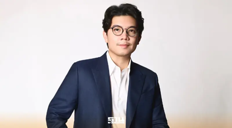 “ภูรัตน์ โอสถานุเคราะห์” บนเส้นทางธุรกิจ เดินหน้าปั้น “Arc 9 Capital” “ภูรัตน์ โอสถานุเคราะห์” บนเส้นทางธุรกิจ เดินหน้าปั้น “Arc 9 Capital”